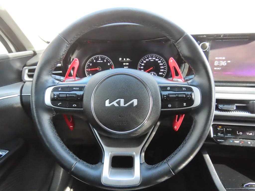Kia K5 — photo 11