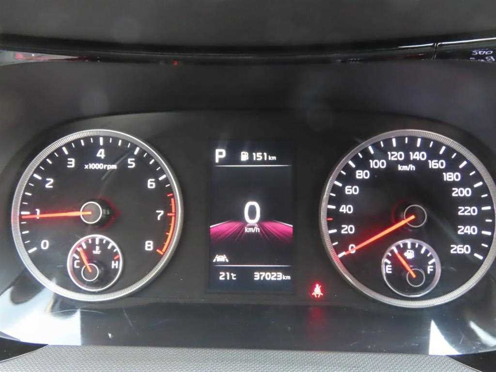 Kia K5 — photo 08