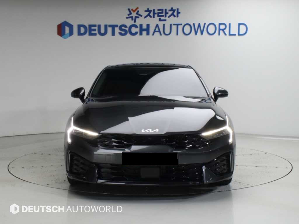 Kia K5 — photo 03