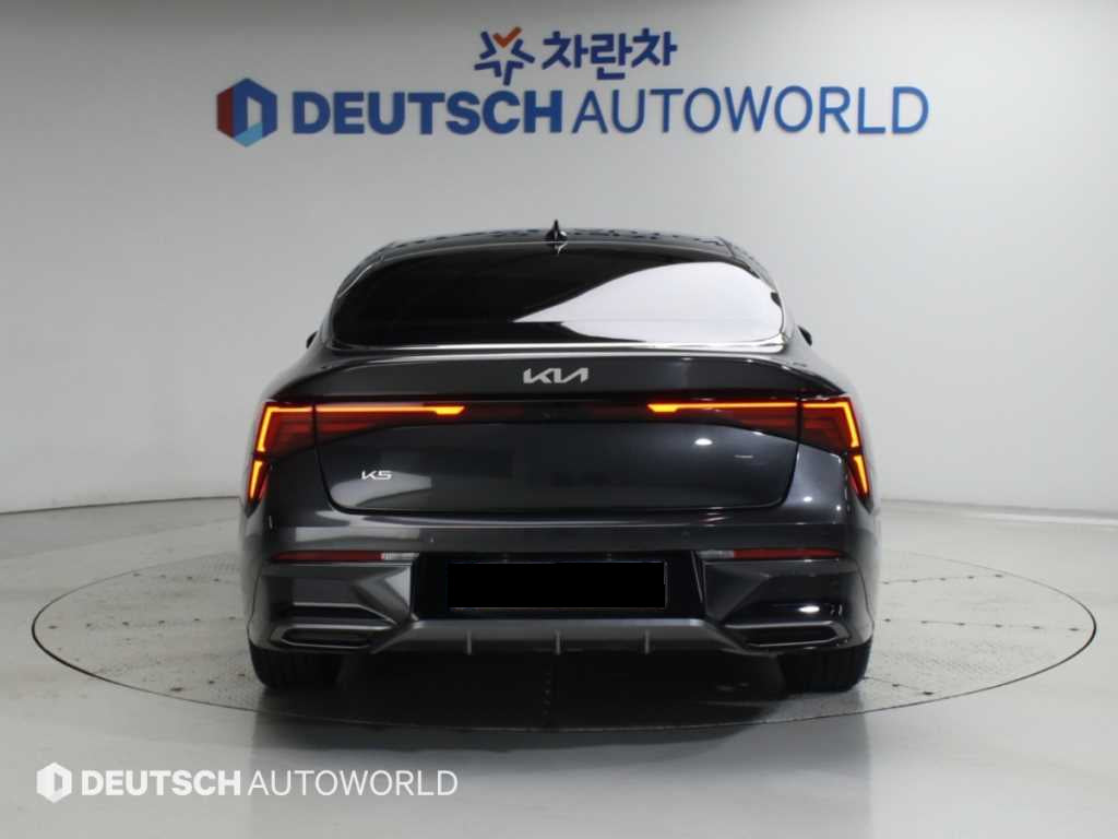 Kia K5 — photo 04