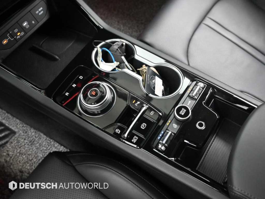 Kia K5 — photo 09