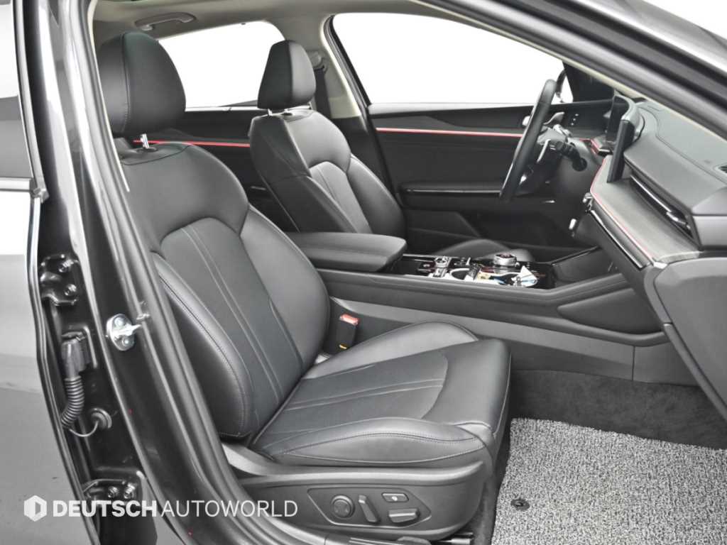 Kia K5 — photo 10