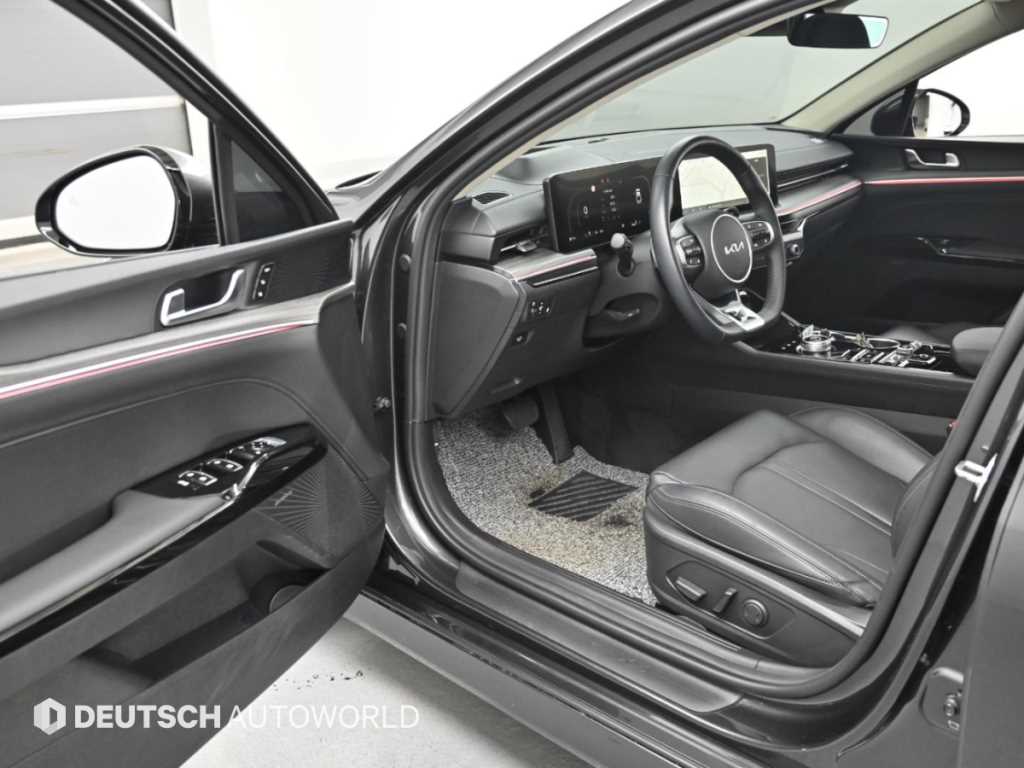 Kia K5 — photo 11