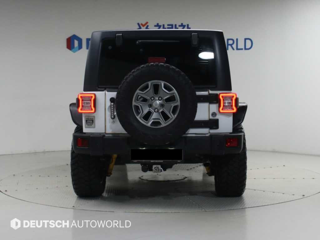 Jeep Wrangler — photo 04