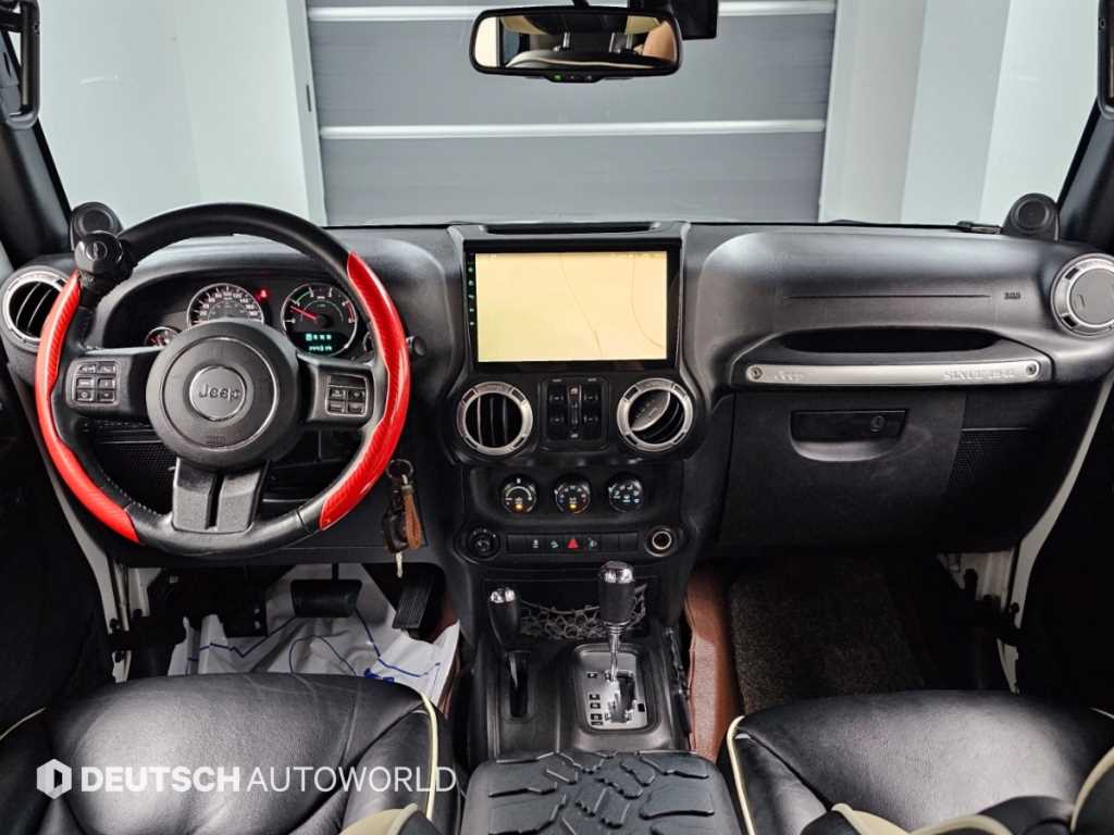 Jeep Wrangler — photo 07