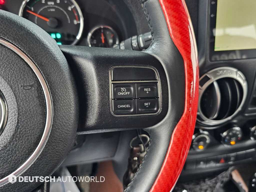Jeep Wrangler — photo 17
