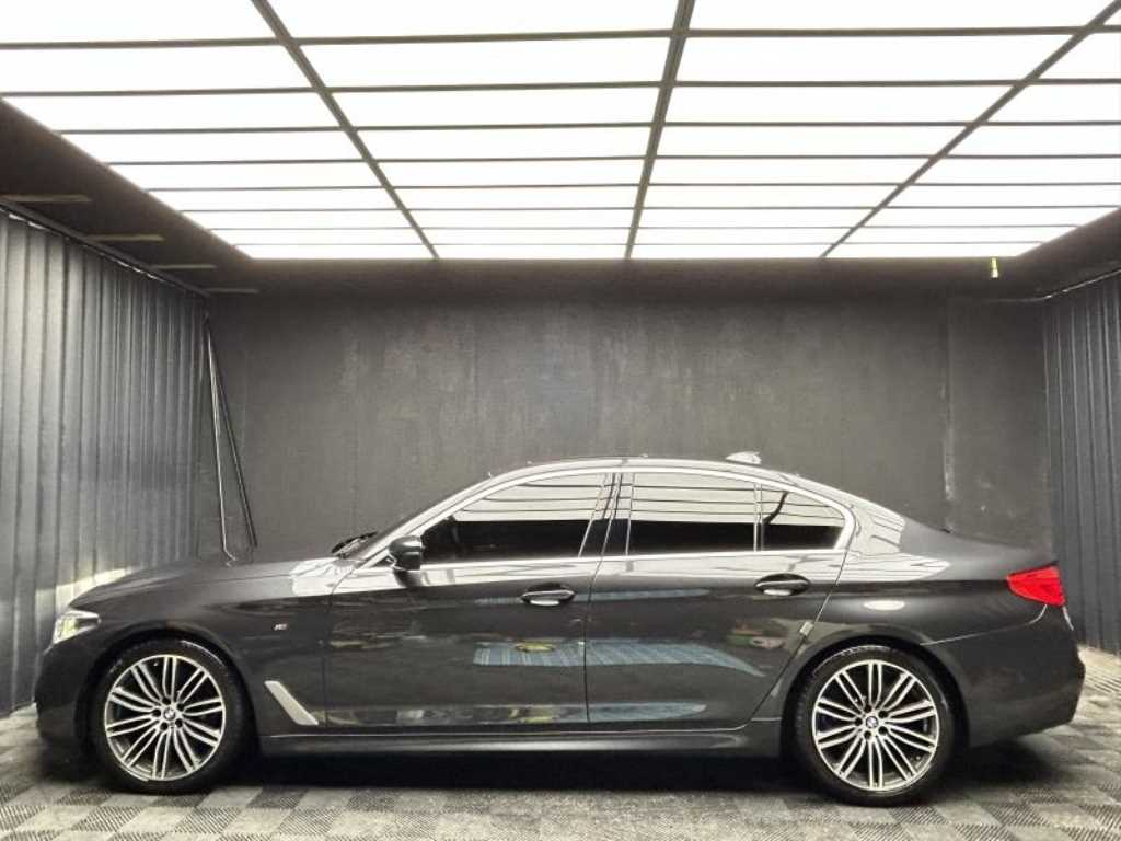 BMW 5-Series — photo 03