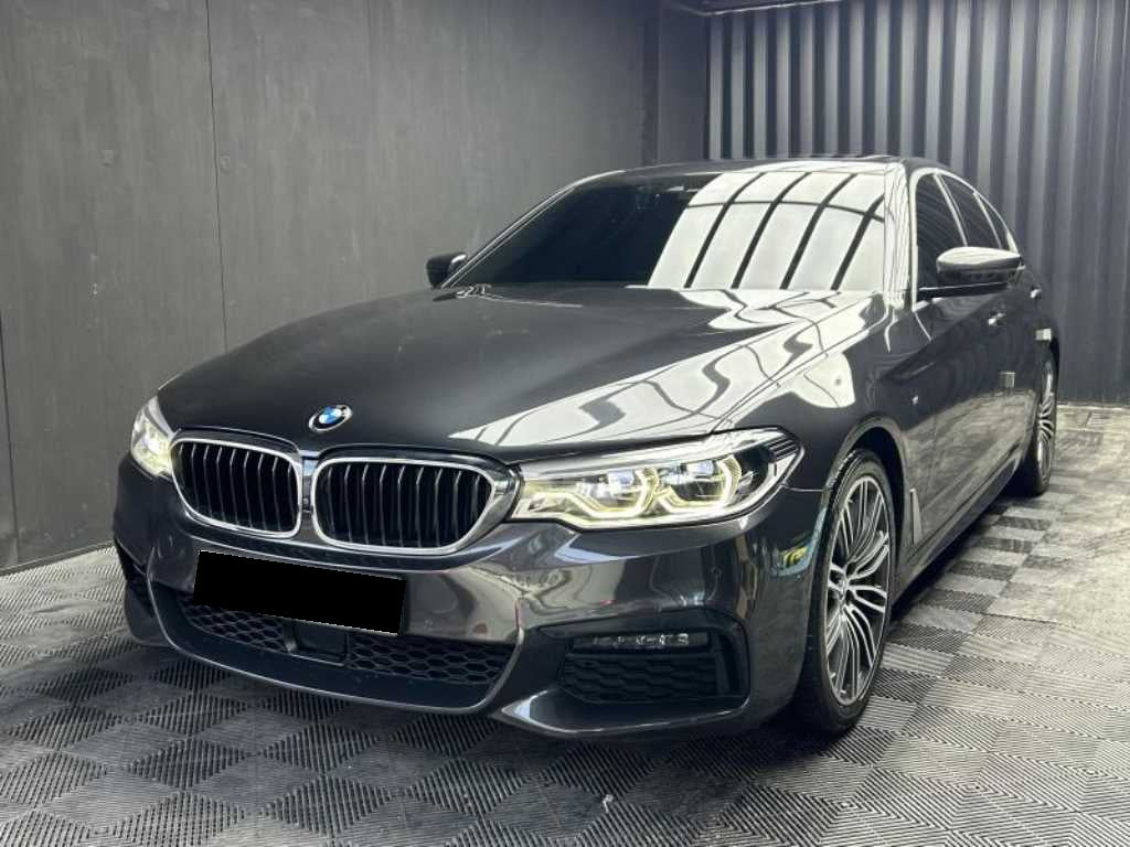 BMW 5-Series — photo 04