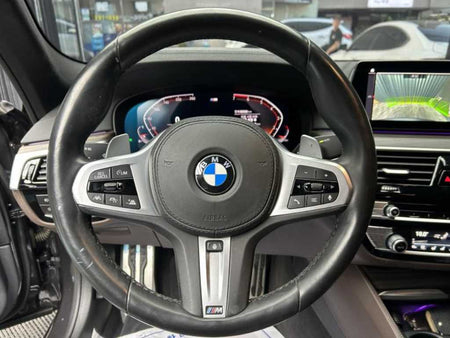 BMW 5-Series — photo 09