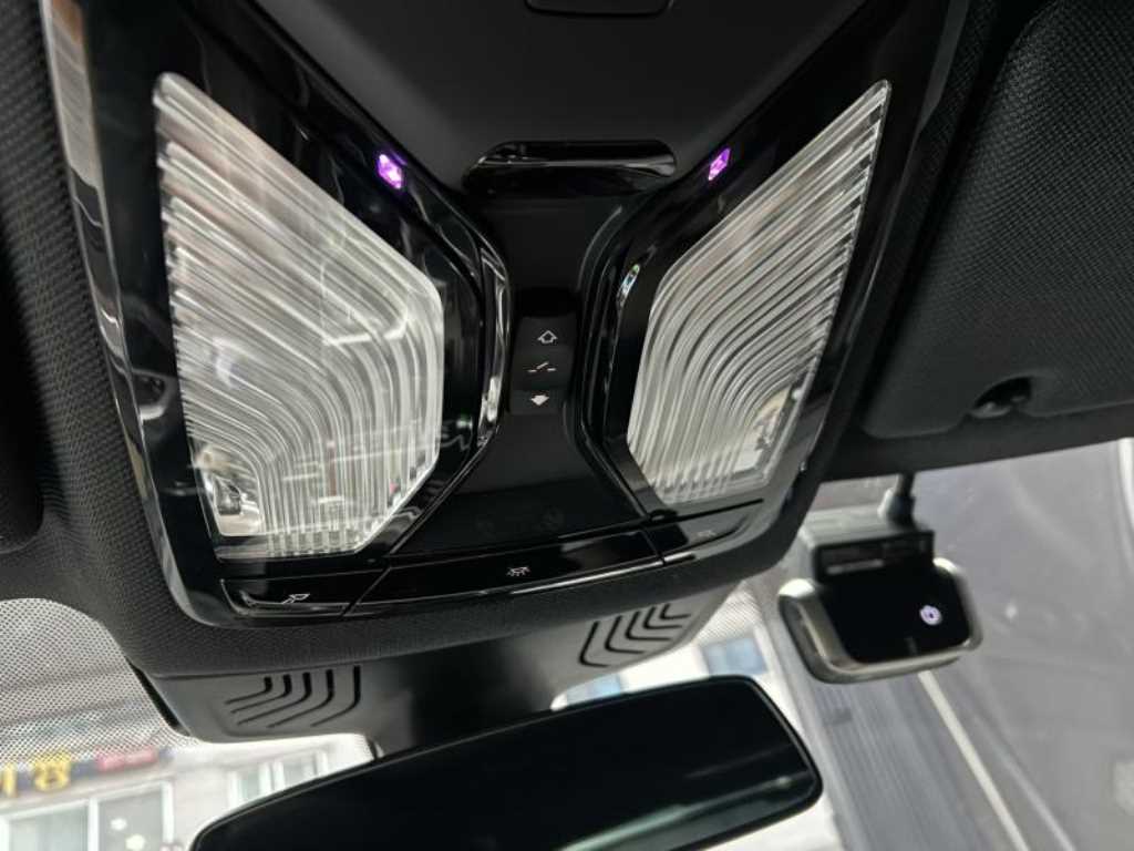 BMW 5-Series — photo 14