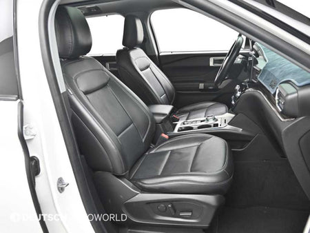 Ford Explorer — photo 10
