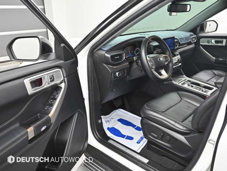 Ford Explorer — photo 11
