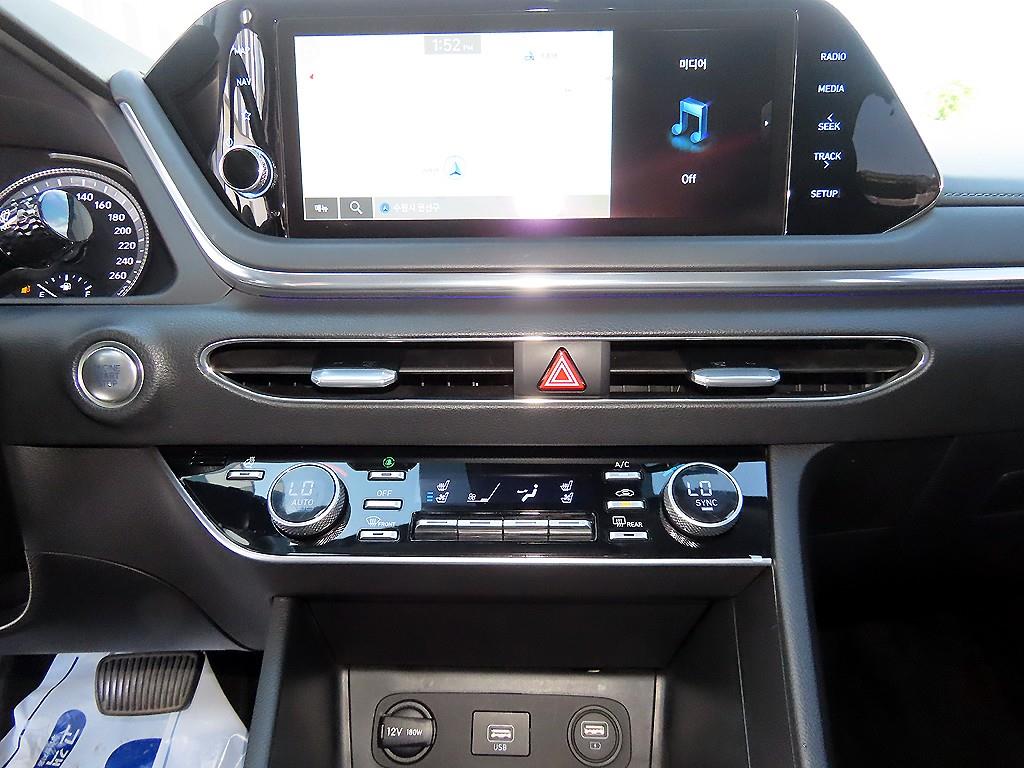 Hyundai Sonata — photo 13