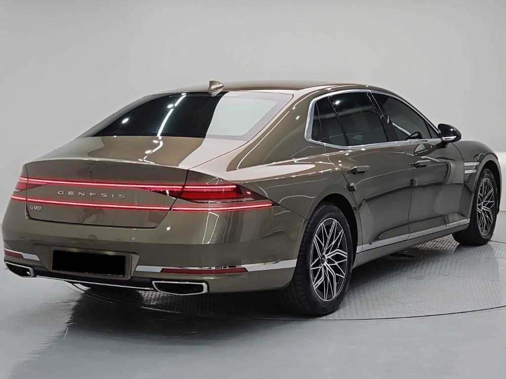 Genesis G90 — photo 04