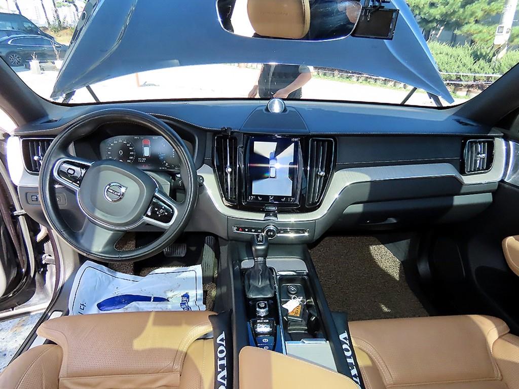 Volvo XC60 — photo 07