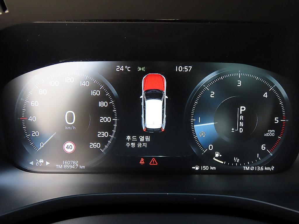 Volvo XC60 — photo 09