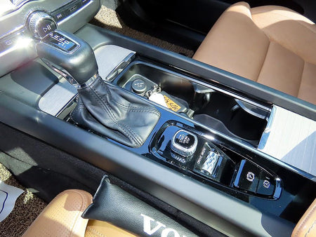 Volvo XC60 — photo 11
