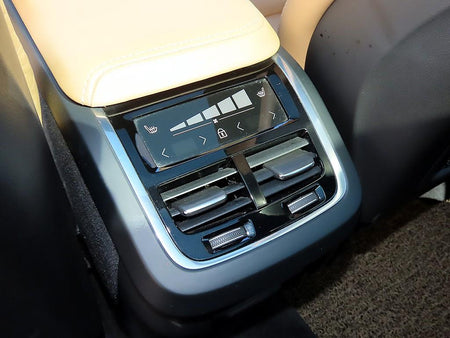 Volvo XC60 — photo 15