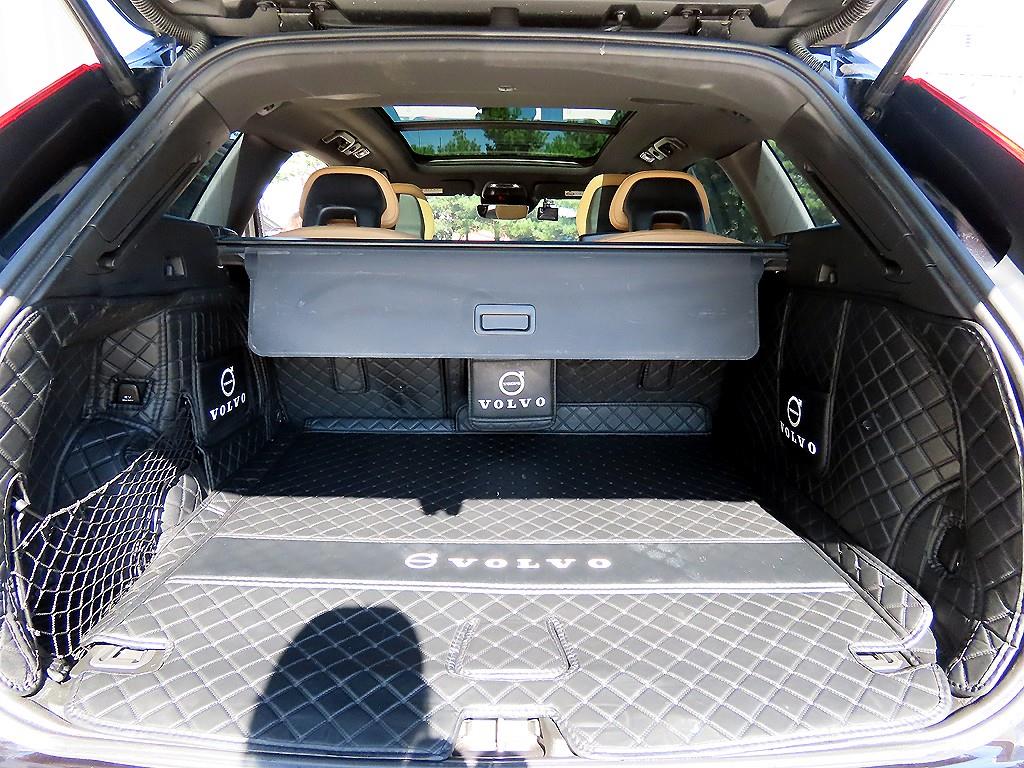 Volvo XC60 — photo 18