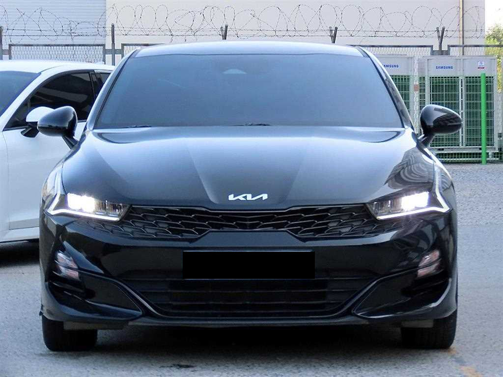 Kia K5 — photo 01