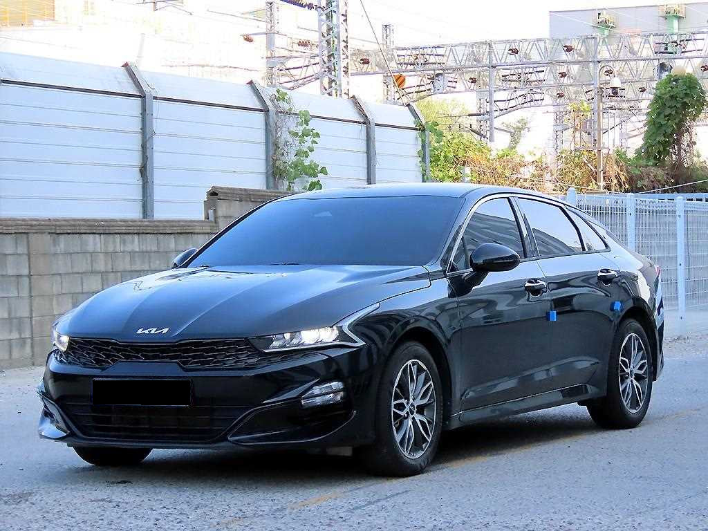 Kia K5 — photo 02