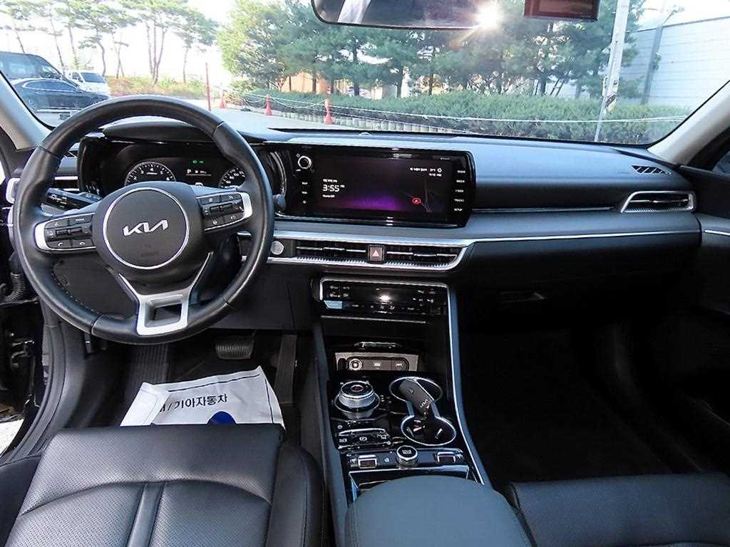 Kia K5 — photo 07