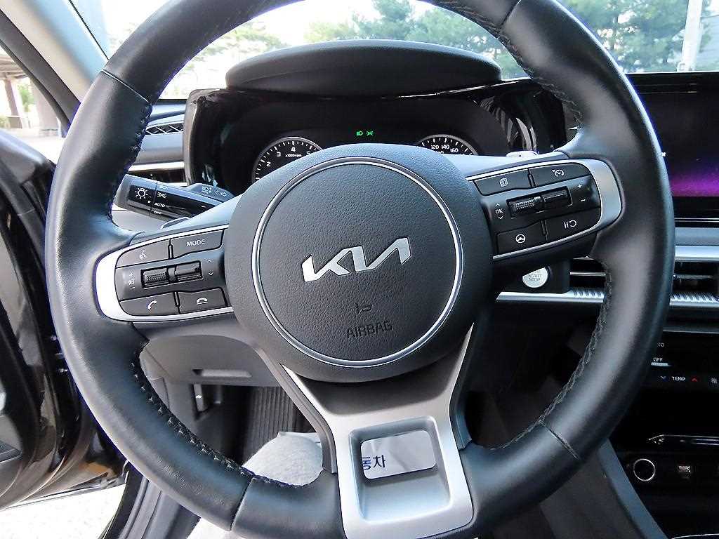 Kia K5 — photo 08