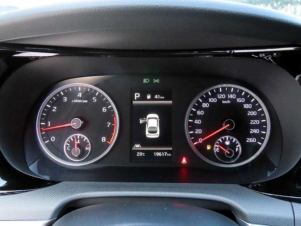 Kia K5 — photo 09