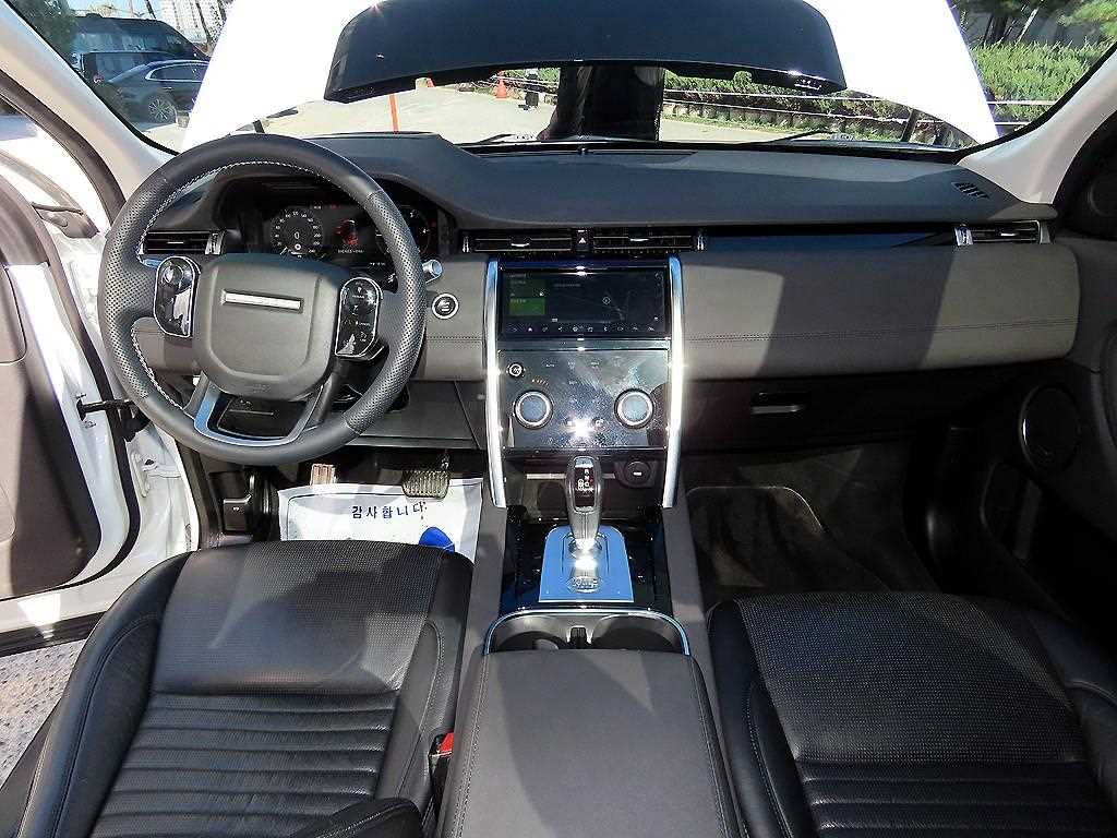 Land Rover Discovery Sport — photo 07