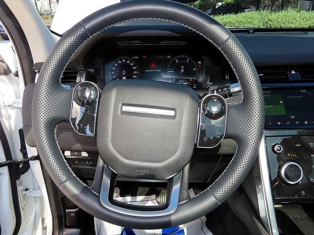 Land Rover Discovery Sport — photo 08