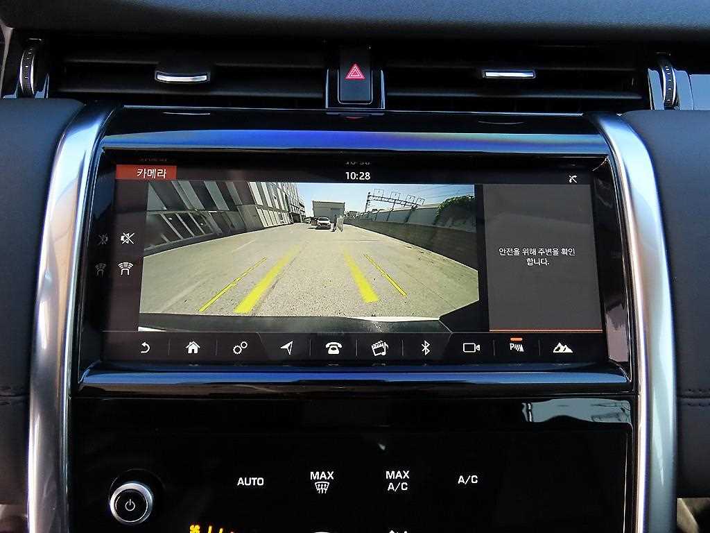 Land Rover Discovery Sport — photo 14