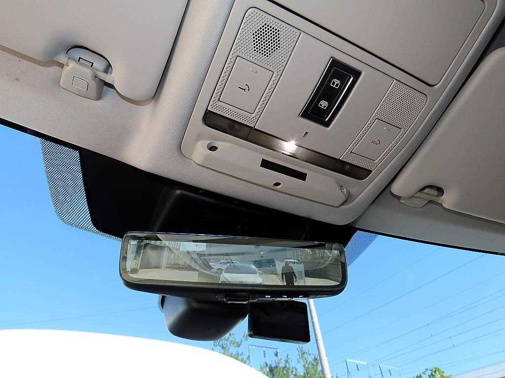 Land Rover Discovery Sport — photo 15