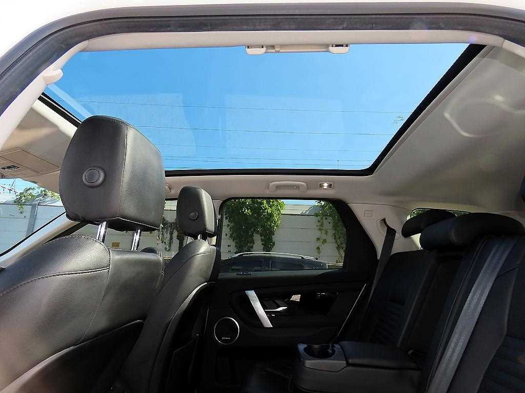Land Rover Discovery Sport — photo 17