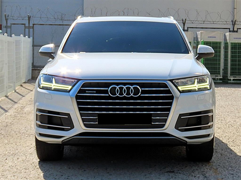 Audi Q7 — photo 02