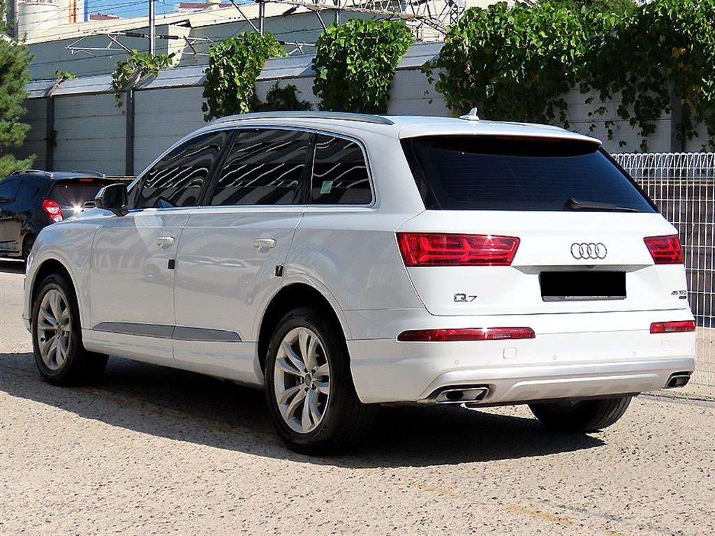 Audi Q7 — photo 03