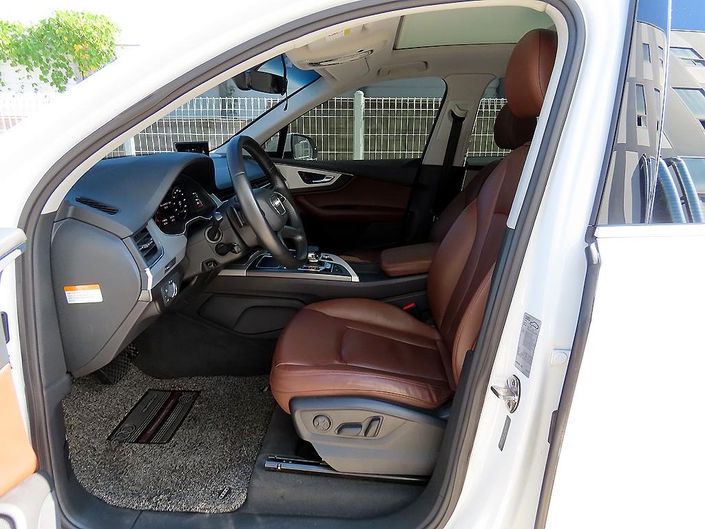 Audi Q7 — photo 05