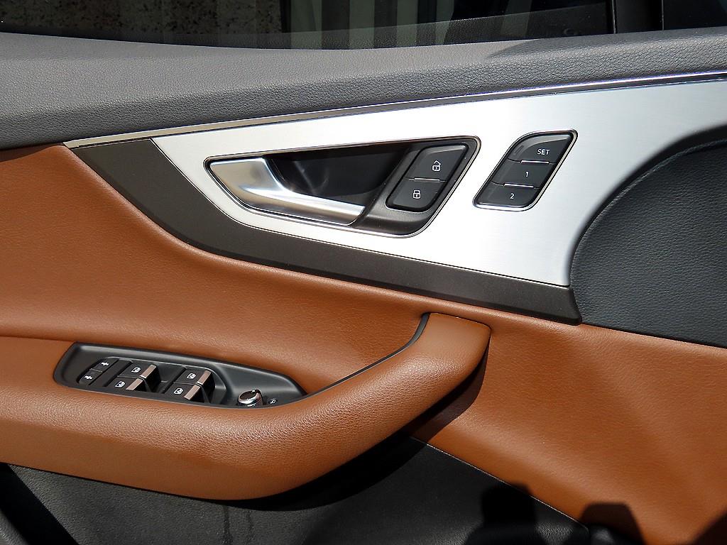 Audi Q7 — photo 11