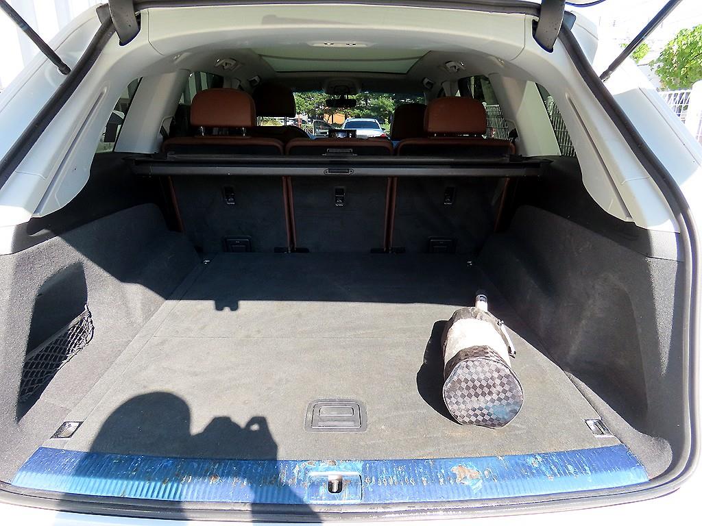 Audi Q7 — photo 18