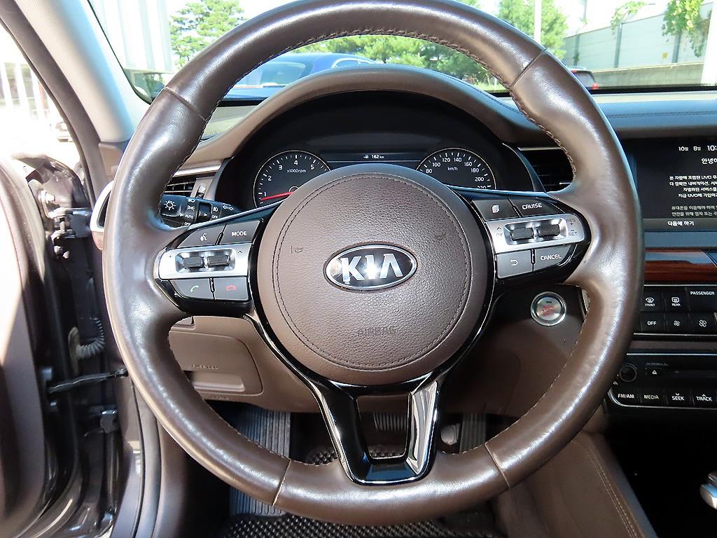Kia K7 — photo 08