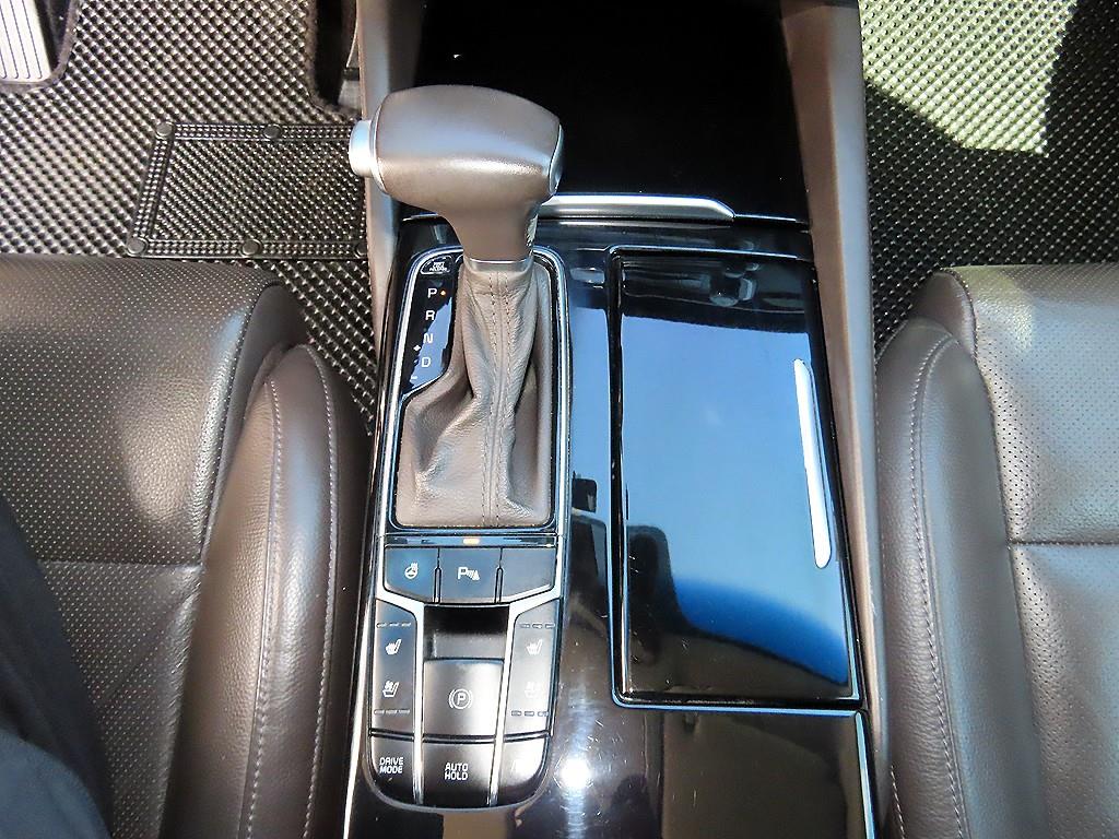 Kia K7 — photo 11