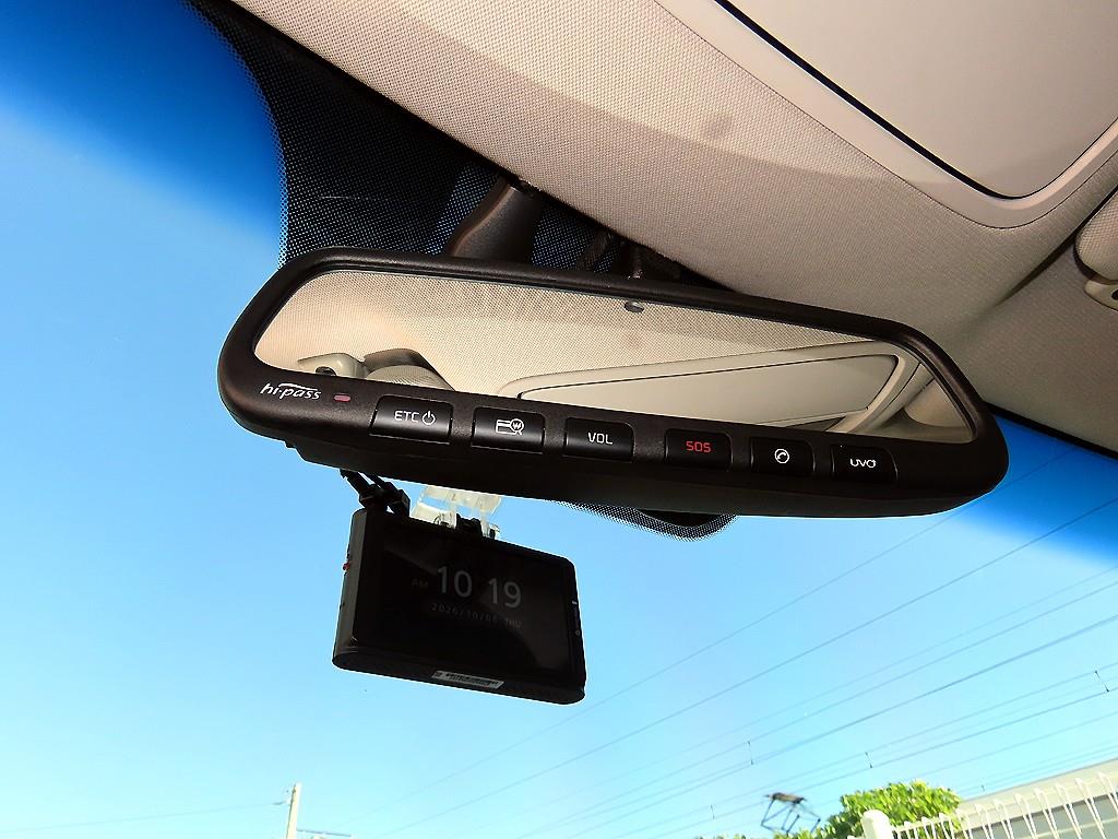 Kia K7 — photo 17