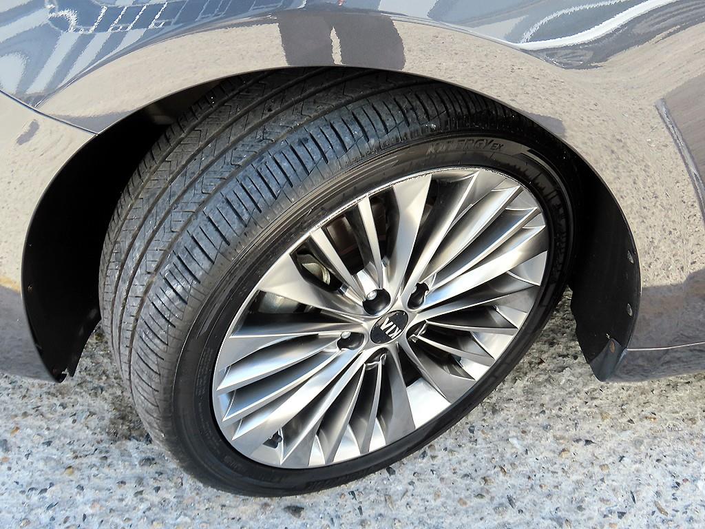Kia K7 — photo 20