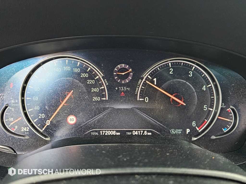 BMW 5-Series — photo 08