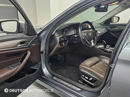 BMW 5-Series — photo 11