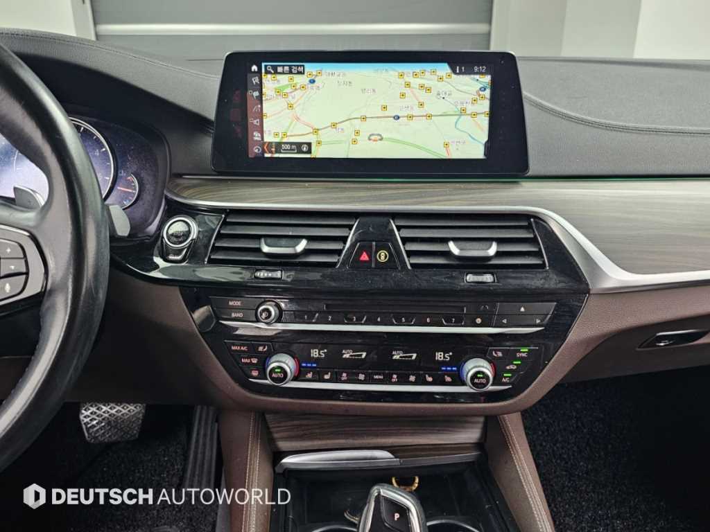 BMW 5-Series — photo 14