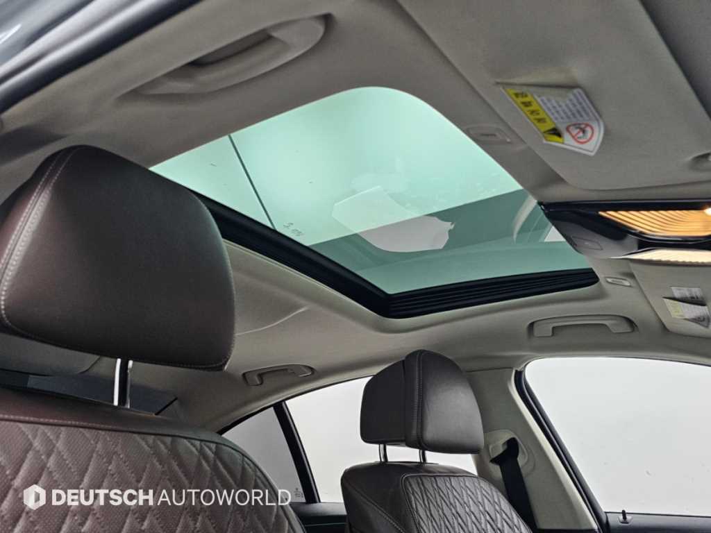 BMW 5-Series — photo 18
