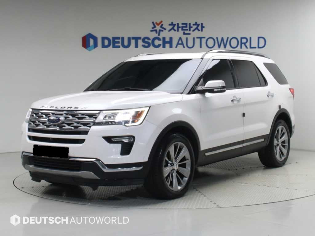 Ford Explorer — photo 01
