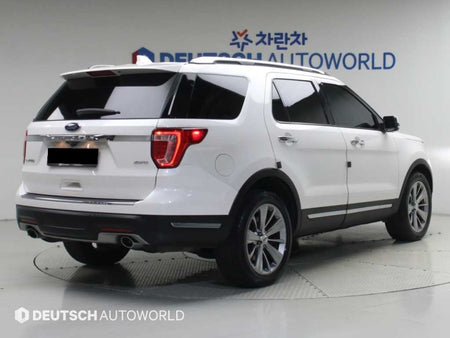 Ford Explorer — photo 02