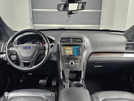 Ford Explorer — photo 07