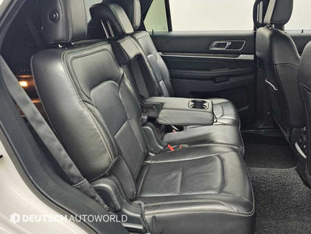 Ford Explorer — photo 12